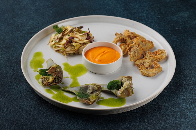 Трио из артишоков с домашним томатным майонезом