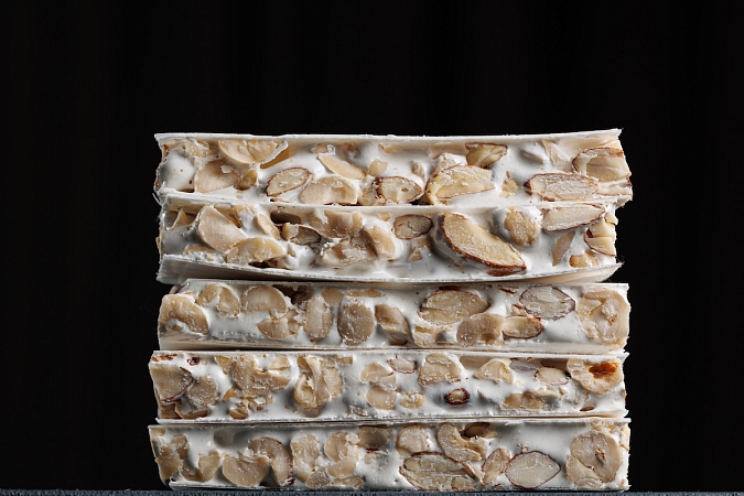 Нуга с миндалем и фундуком