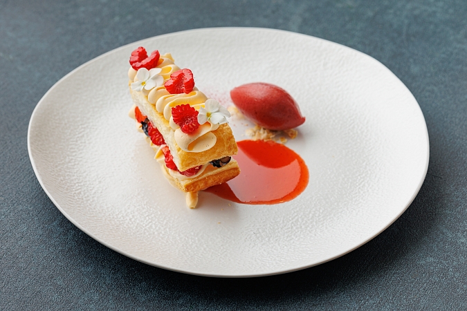 Мильфей с ягодами