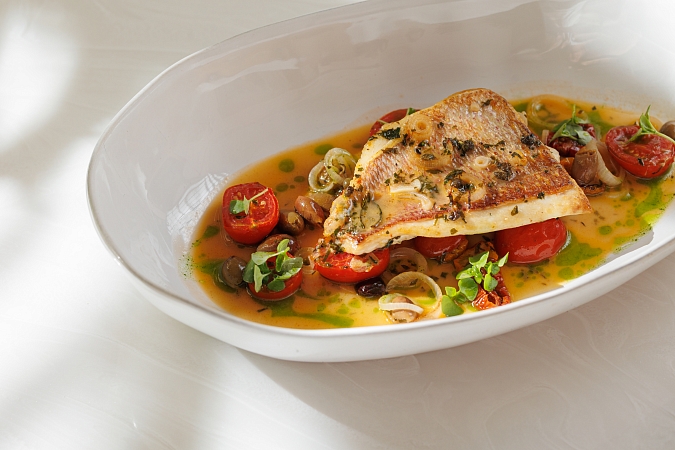 Филе рыбы дня, запечённое с белым вином